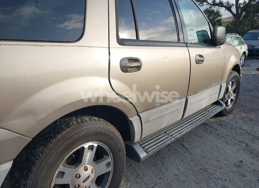 Photo 12 of 2003 Ford Expedition XLT (VIN 1FMRU15W53LA44296)