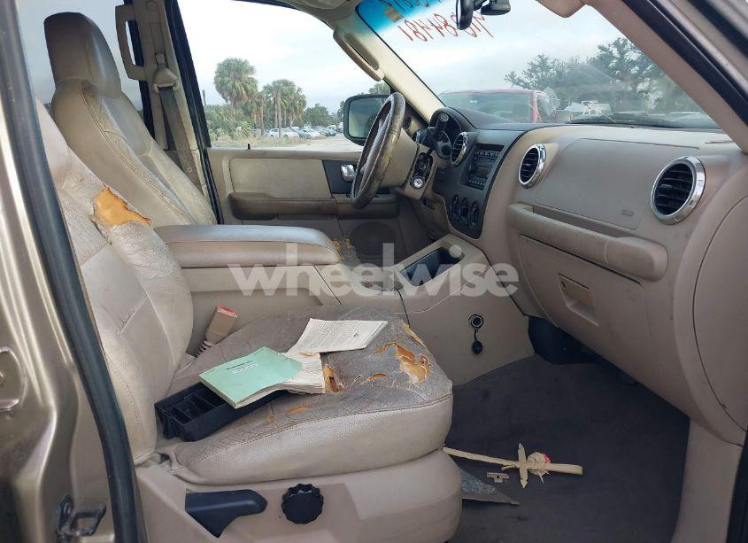 Photo 5 of 2003 Ford Expedition XLT (VIN 1FMRU15W53LA44296)