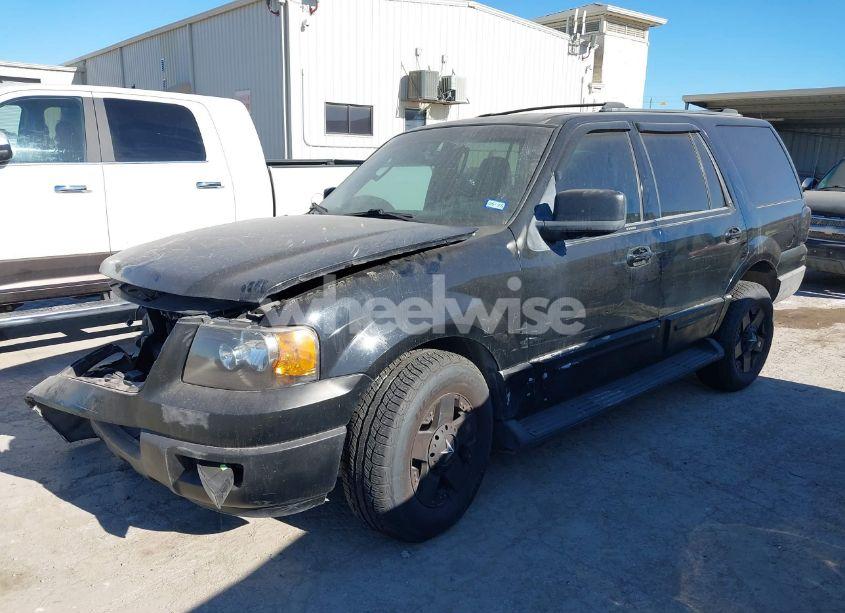 Photo 2 of 2003 Ford Expedition XLT (VIN 1FMRU15W53LB82422)