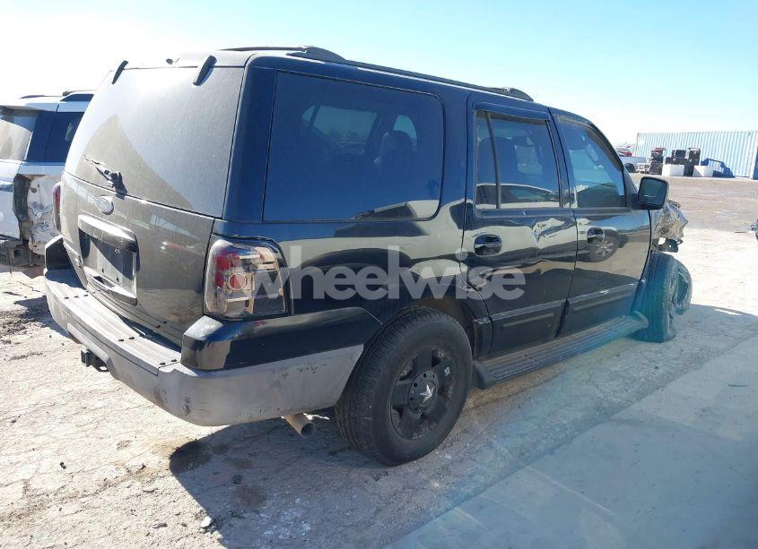 Photo 4 of 2003 Ford Expedition XLT (VIN 1FMRU15W53LB82422)