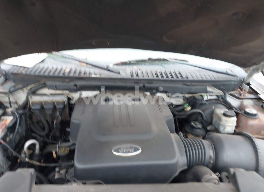 Photo 10 of 2003 Ford Expedition XLT (VIN 1FMRU15W53LB87023)