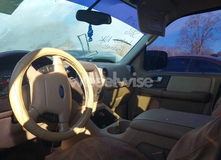 Photo 5 of 2003 Ford Expedition XLT (VIN 1FMRU15W53LB87023)