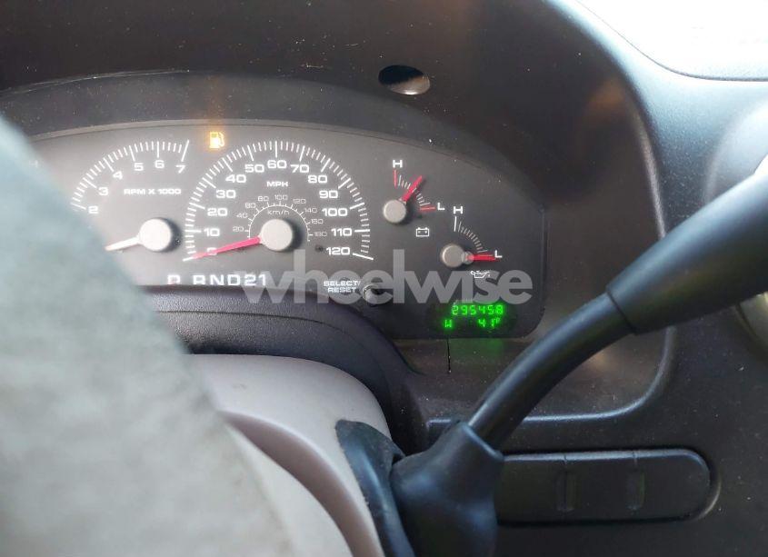 Photo 7 of 2003 Ford Expedition XLT (VIN 1FMRU15W53LB87023)