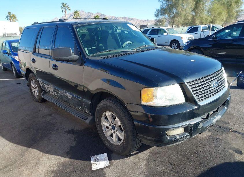 2004 Ford Expedition XLT (VIN 1FMRU15W54LA01627) main photo