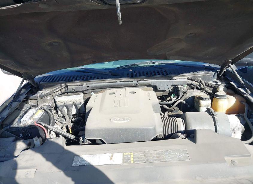 Photo 10 of 2004 Ford Expedition XLT (VIN 1FMRU15W54LA01627)