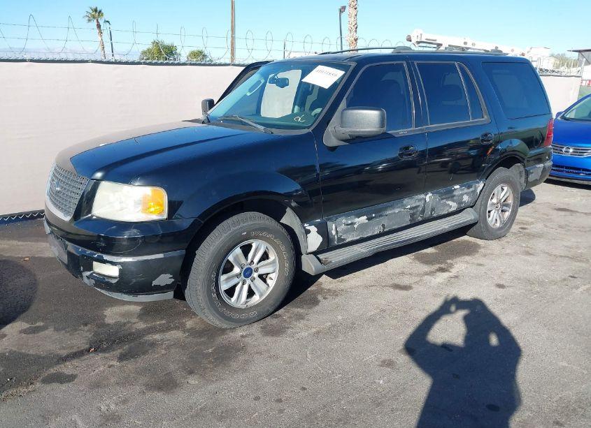 Photo 2 of 2004 Ford Expedition XLT (VIN 1FMRU15W54LA01627)