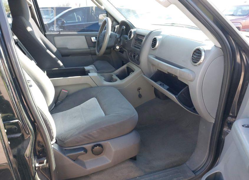 Photo 5 of 2004 Ford Expedition XLT (VIN 1FMRU15W54LA01627)