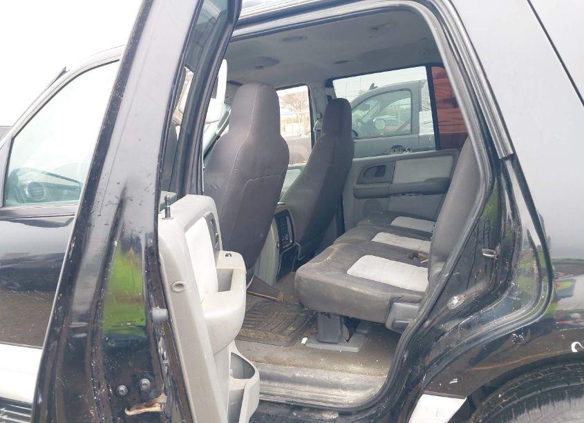 Photo 8 of 2004 Ford Expedition XLT (VIN 1FMRU15W54LA48947)