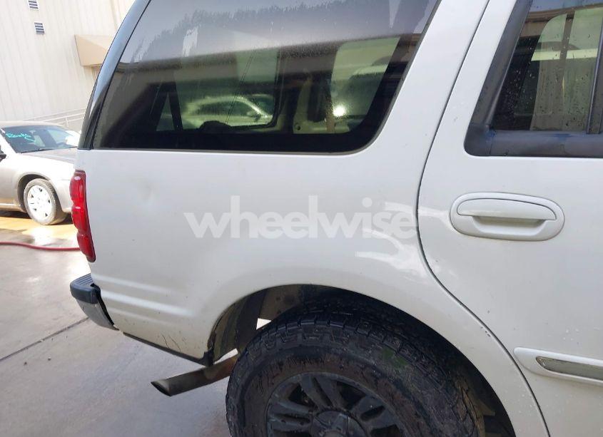 Photo 6 of 2002 Ford Expedition XLT (VIN 1FMRU15W62LA56553)