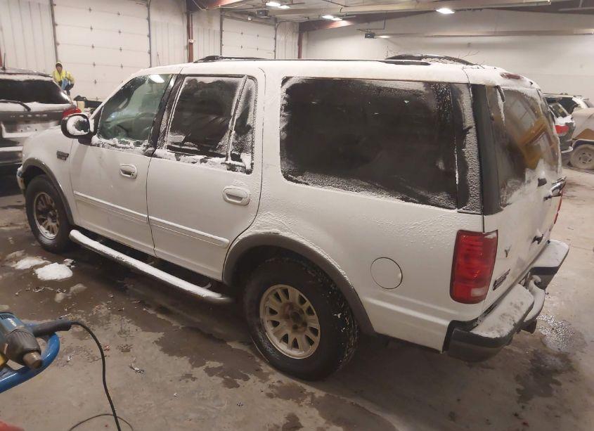Photo 3 of 2002 Ford Expedition XLT (VIN 1FMRU15W62LA56942)