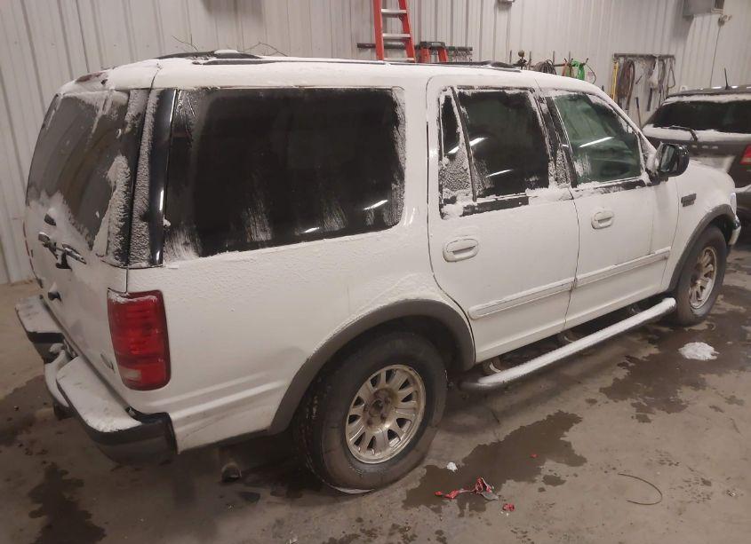 Photo 4 of 2002 Ford Expedition XLT (VIN 1FMRU15W62LA56942)