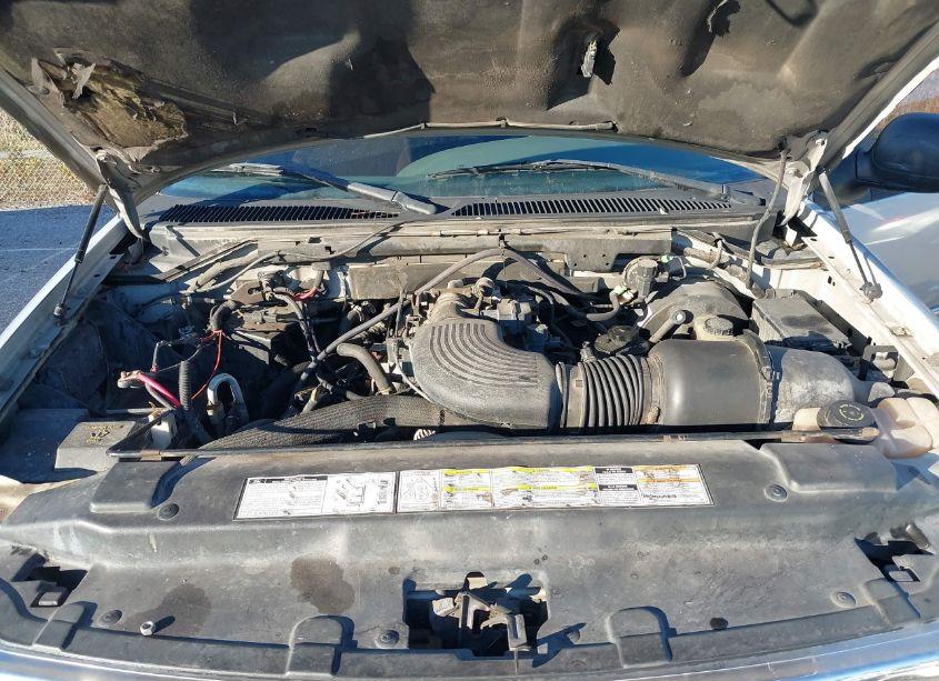 Photo 10 of 2002 Ford Expedition XLT (VIN 1FMRU15W62LA58724)