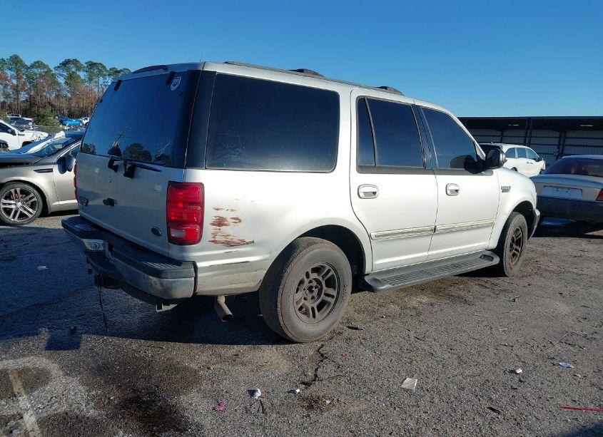 Photo 4 of 2002 Ford Expedition XLT (VIN 1FMRU15W62LA58724)