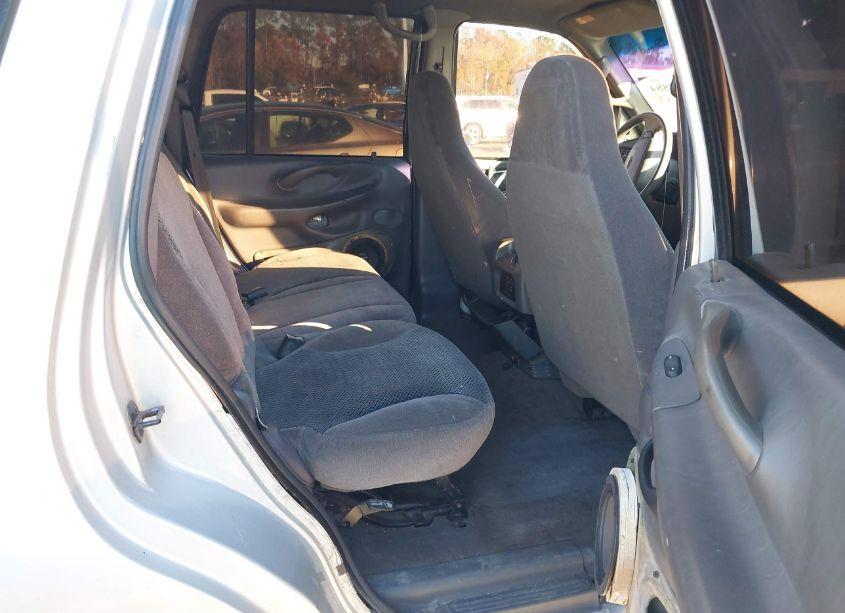 Photo 8 of 2002 Ford Expedition XLT (VIN 1FMRU15W62LA58724)