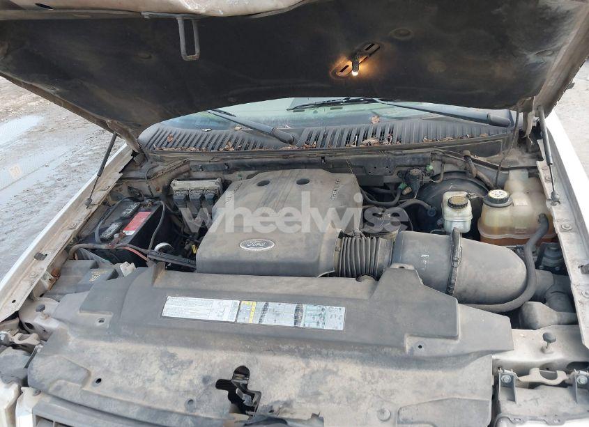 Photo 10 of 2003 Ford Expedition XLT (VIN 1FMRU15W63LA58353)