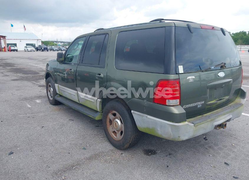 Photo 3 of 2003 Ford Expedition XLT (VIN 1FMRU15W63LA62984)