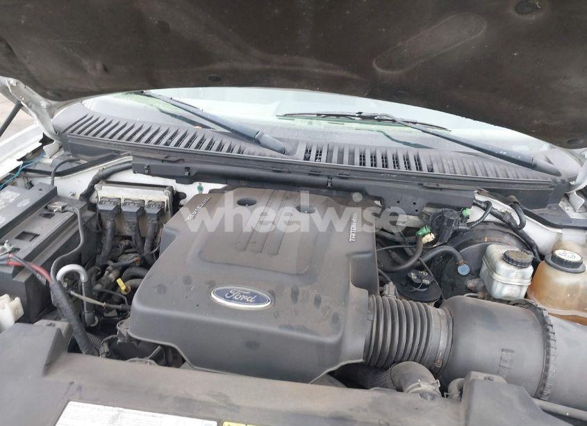 Photo 10 of 2003 Ford Expedition XLT (VIN 1FMRU15W63LB06336)