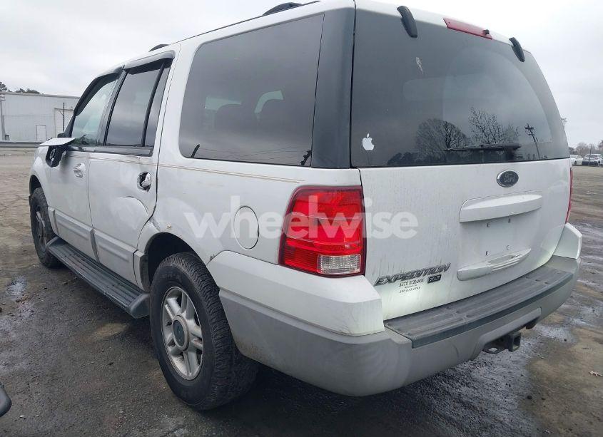 Photo 3 of 2003 Ford Expedition XLT (VIN 1FMRU15W63LB06336)