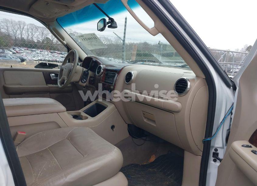 Photo 5 of 2003 Ford Expedition XLT (VIN 1FMRU15W63LB06336)