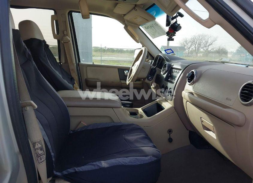 Photo 5 of 2003 Ford Expedition XLT (VIN 1FMRU15W63LB60672)