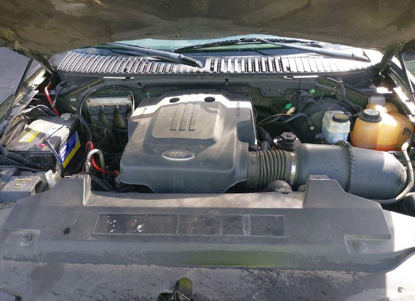 Photo 10 of 2004 Ford Expedition XLT (VIN 1FMRU15W64LA49167)