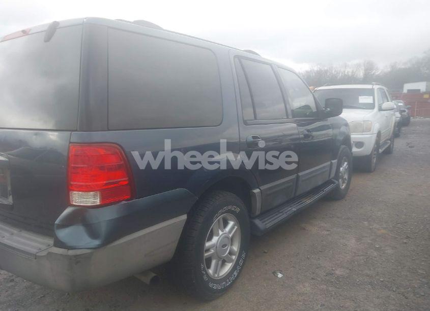 Photo 4 of 2004 Ford Expedition XLT (VIN 1FMRU15W64LA80712)