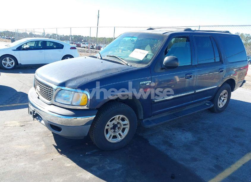 Photo 2 of 2001 Ford Expedition XLT (VIN 1FMRU15W71LA03133)