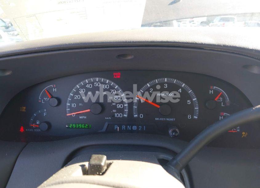 Photo 7 of 2001 Ford Expedition XLT (VIN 1FMRU15W71LA03133)