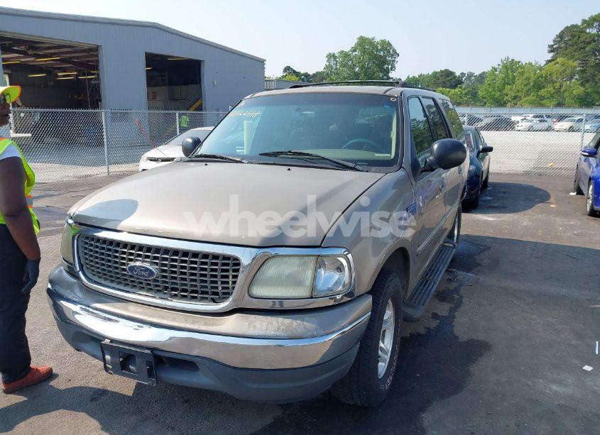 Photo 2 of 2001 Ford Expedition XLT (VIN 1FMRU15W71LA29912)