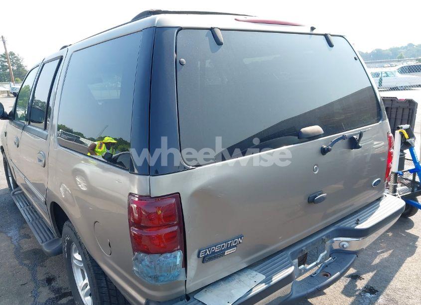 Photo 3 of 2001 Ford Expedition XLT (VIN 1FMRU15W71LA29912)