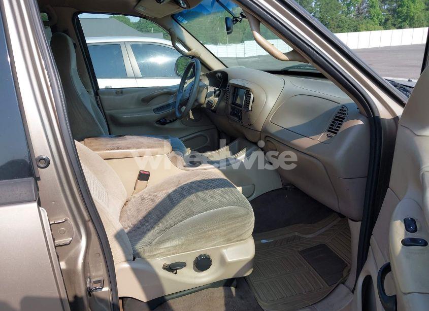 Photo 5 of 2001 Ford Expedition XLT (VIN 1FMRU15W71LA29912)