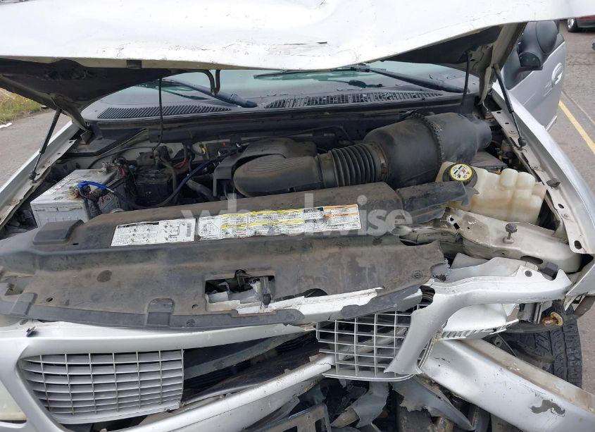 Photo 10 of 2001 Ford Expedition XLT (VIN 1FMRU15W71LB22901)