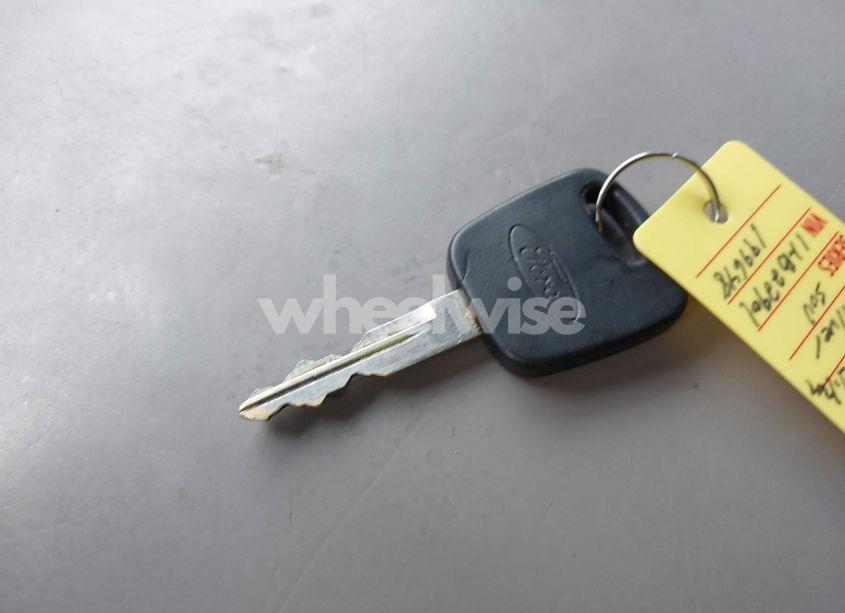 Photo 11 of 2001 Ford Expedition XLT (VIN 1FMRU15W71LB22901)