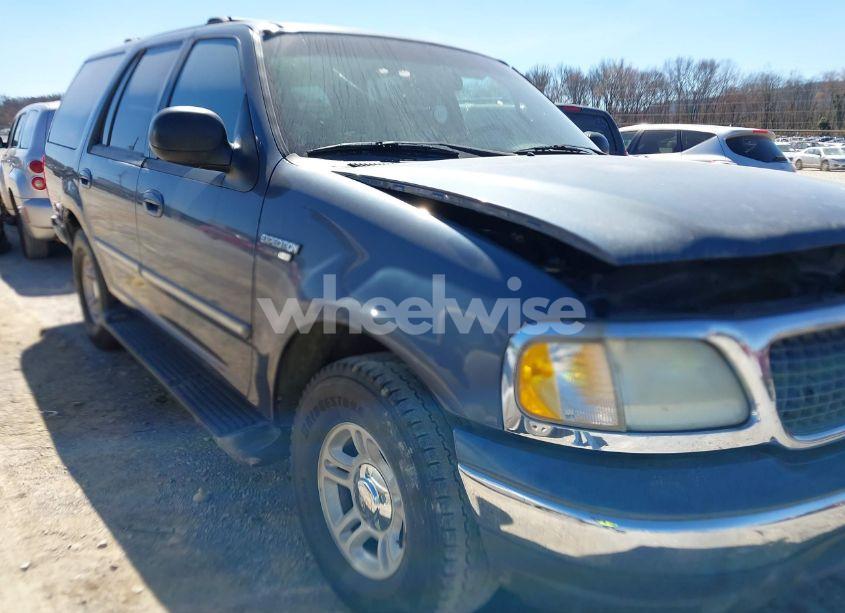 2002 Ford Expedition XLT (VIN 1FMRU15W82LA81468) main photo