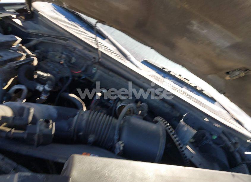 Photo 10 of 2002 Ford Expedition XLT (VIN 1FMRU15W82LA81468)