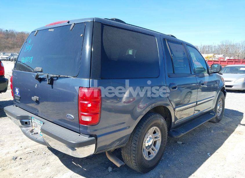 Photo 4 of 2002 Ford Expedition XLT (VIN 1FMRU15W82LA81468)