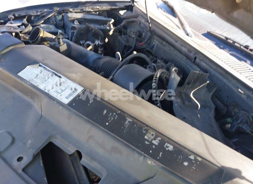 Photo 6 of 2002 Ford Expedition XLT (VIN 1FMRU15W82LA81468)