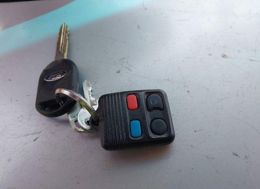 Photo 11 of 2003 Ford Expedition XLT (VIN 1FMRU15W83LA77468)