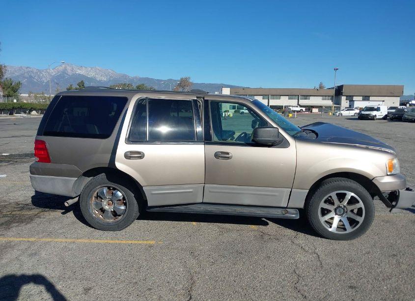Photo 14 of 2003 Ford Expedition XLT (VIN 1FMRU15W83LA77468)