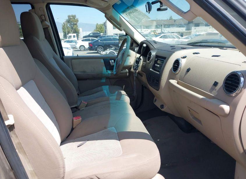 Photo 5 of 2003 Ford Expedition XLT (VIN 1FMRU15W83LA77468)