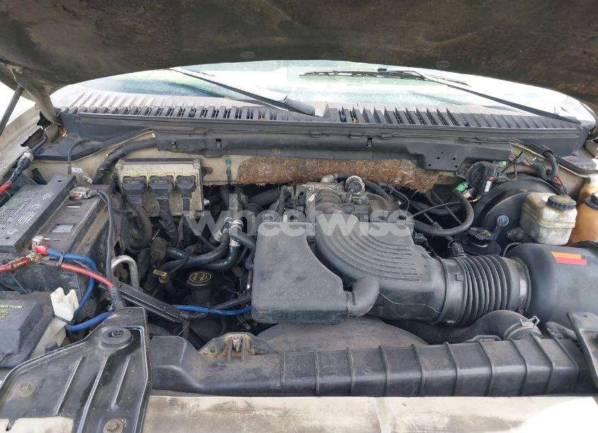 Photo 10 of 2003 Ford Expedition XLT (VIN 1FMRU15W83LB44750)