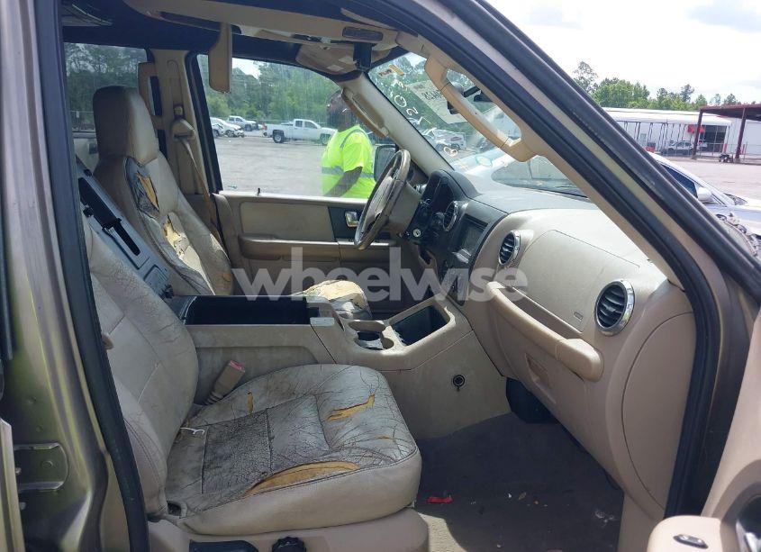 Photo 5 of 2003 Ford Expedition XLT (VIN 1FMRU15W83LB44750)