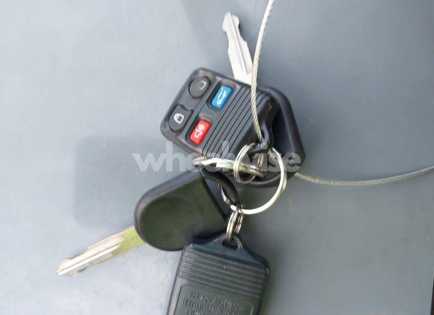 Photo 11 of 2003 Ford Expedition XLT (VIN 1FMRU15W83LC54892)