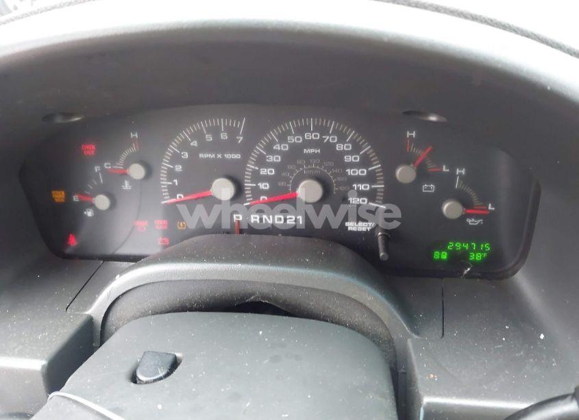 Photo 7 of 2004 Ford Expedition XLT (VIN 1FMRU15W84LB48072)