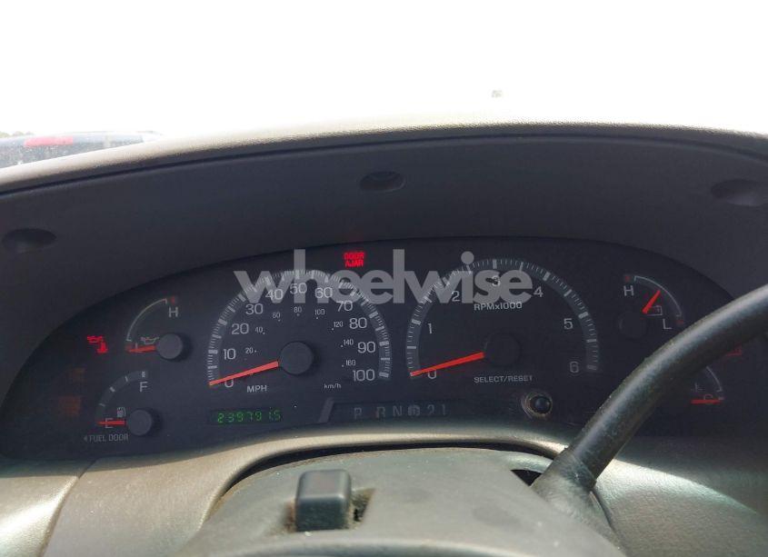 Photo 7 of 2001 Ford Expedition XLT (VIN 1FMRU15W91LA67562)