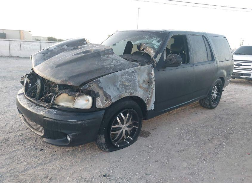 Photo 2 of 2002 Ford Expedition XLT (VIN 1FMRU15W92LA24941)