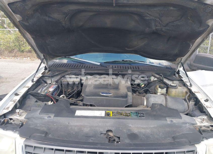 Photo 10 of 2003 Ford Expedition XLT (VIN 1FMRU15W93LC37650)