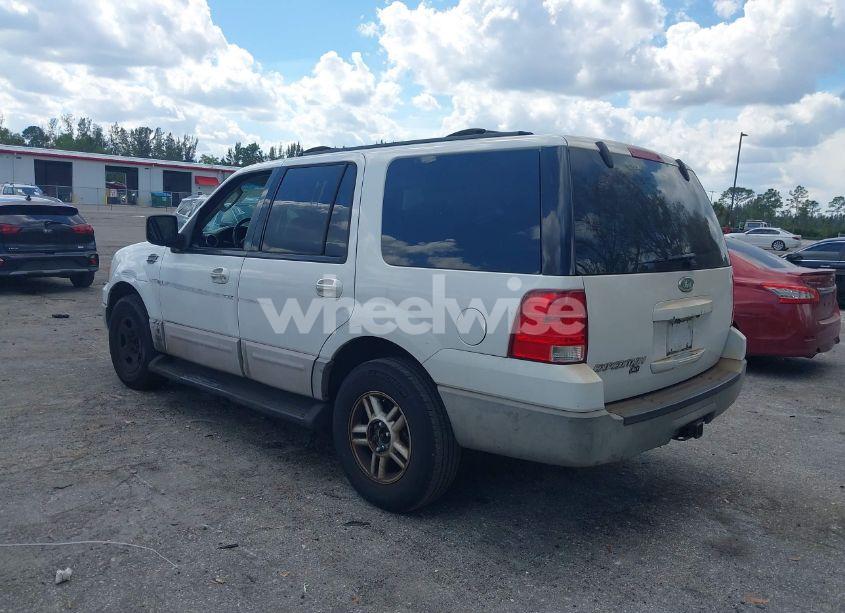 Photo 3 of 2003 Ford Expedition XLT (VIN 1FMRU15W93LC37650)