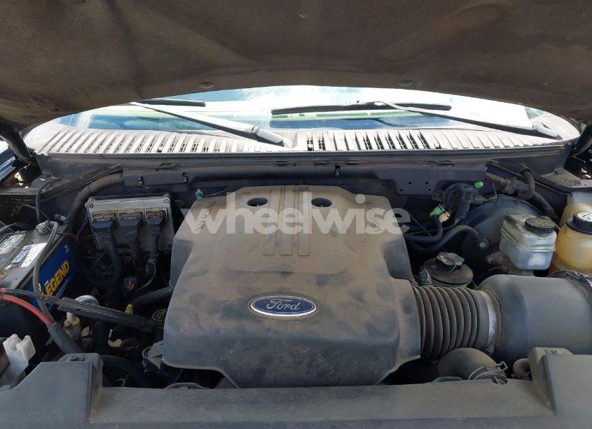 Photo 10 of 2004 Ford Expedition XLT (VIN 1FMRU15W94LA31150)