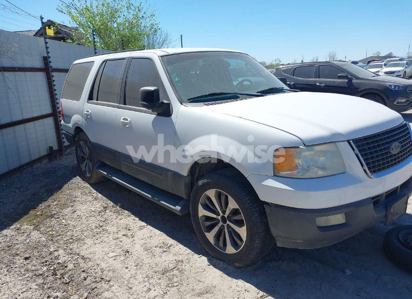 2004 Ford Expedition XLT (VIN 1FMRU15W94LA99528) main photo